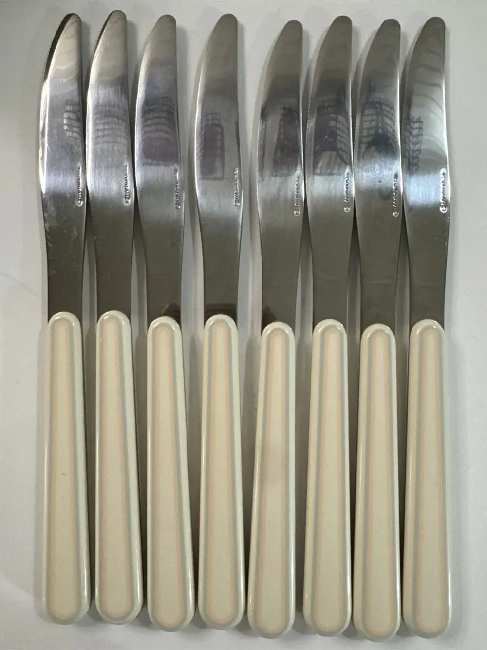 Vintage 8 piece Pfaltzgraff Aura Pink Flatware Dinner Knives Stainless